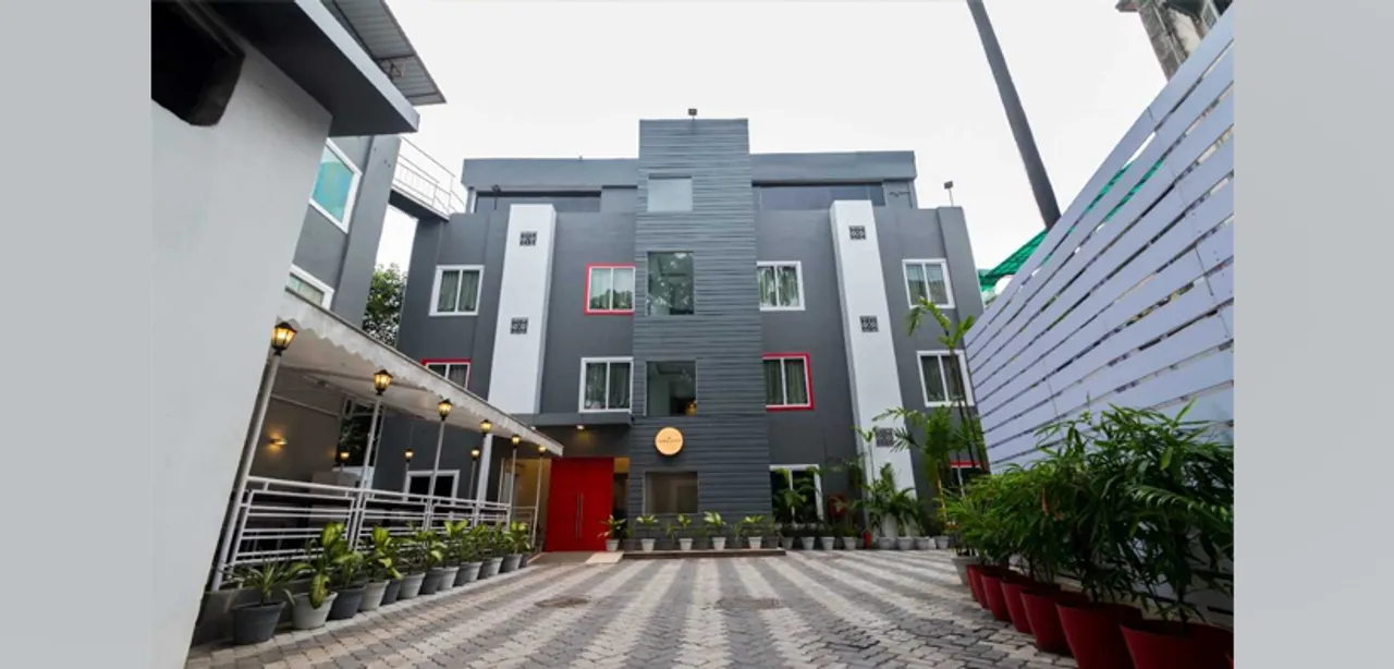 Best places to stay during Kolkata Literature Festival - Capital O and OYO Townhouse
