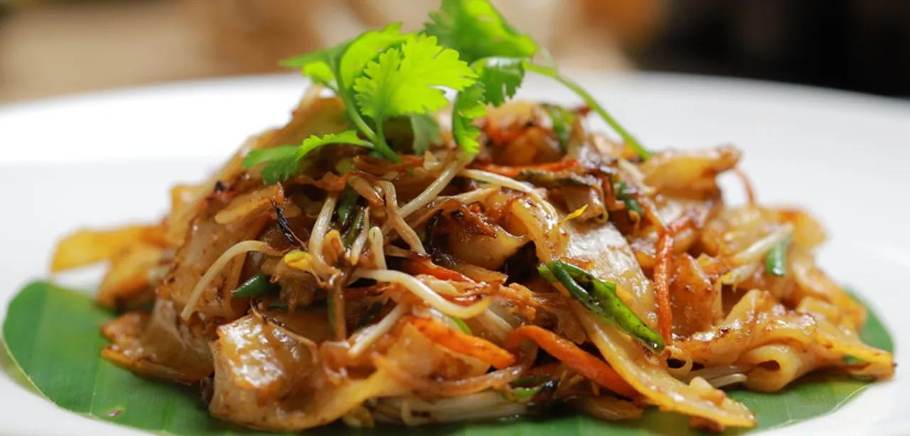 Head to Vintage Asia to relish authentic and scrumptious delicacies straight from the heart of Singapore