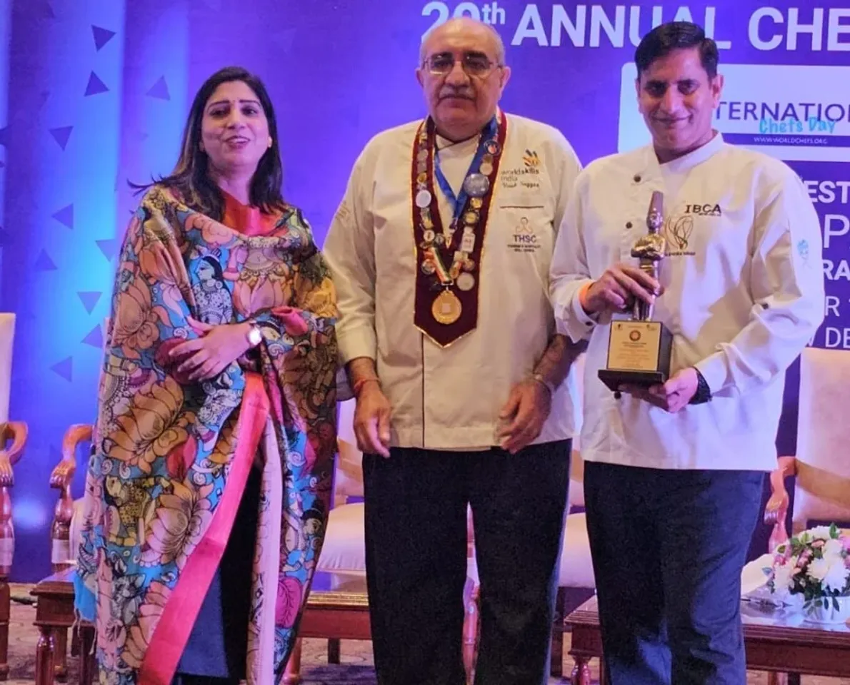 Dr. Chef Balendra Singh was awarded as Pastry Chef at the 20th Annual Chef Awards organized by the Indian Culinary Forum