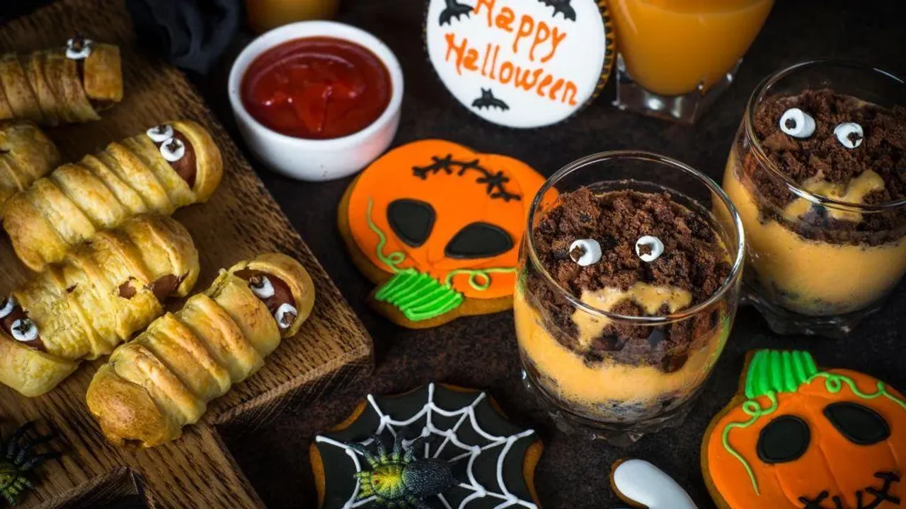 Halloween Bash at Jeffs, Hotel Royal Orchid Bangalore