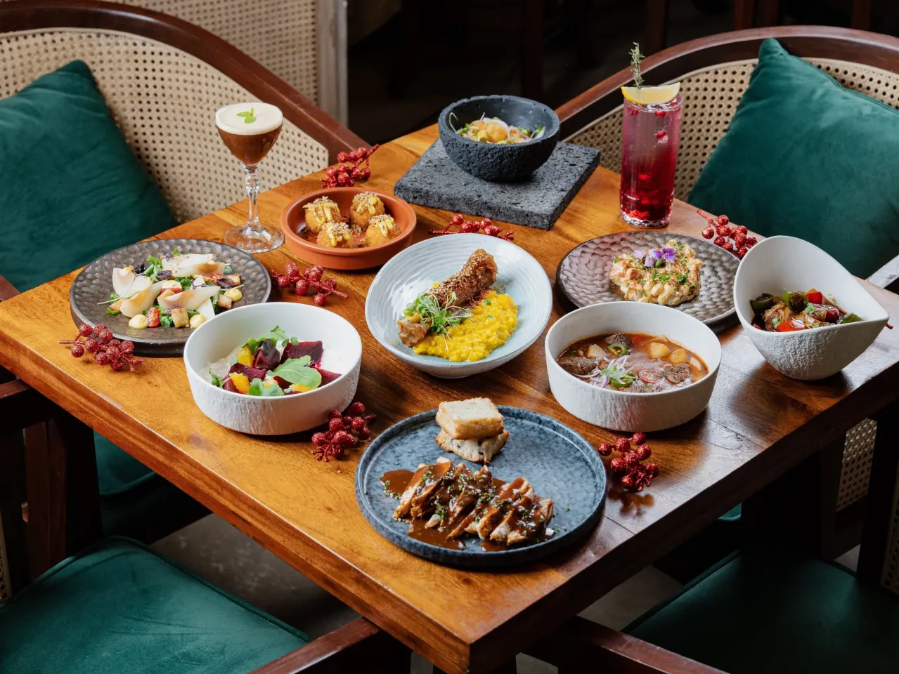 Festive Fiesta: Los Cavos Unwraps a Latin-inspired Christmas Menu
