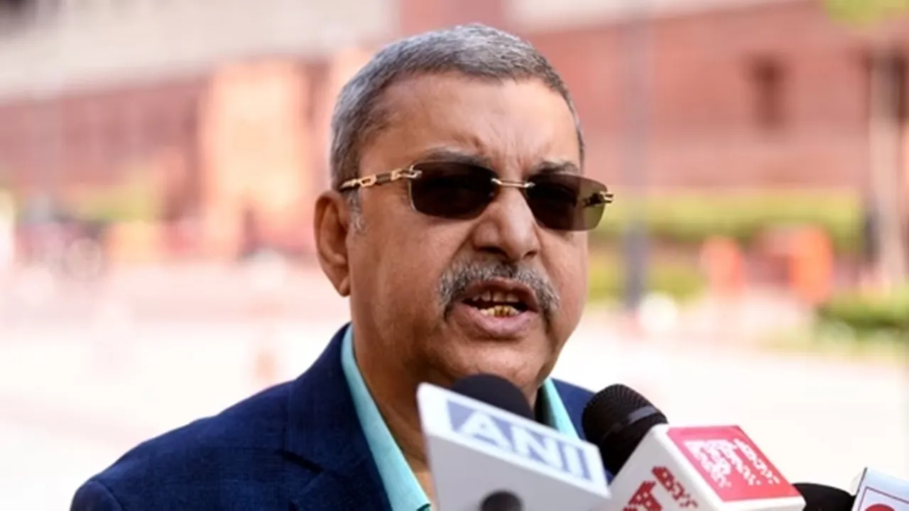 TMC’s Kalyan Banerjee hurts himself,TMC MP Kalyan Banerjee,BJP MP Abhijit Gangopadhyay, Waqf Bill meet,তৃণমূল সাংসদ কল্যাণ বন্দ্যোপাধ্যায়, বিজেপি সাংসদ অভিজিৎ গঙ্গোপাধ্যায়, ওয়াকফ বিল