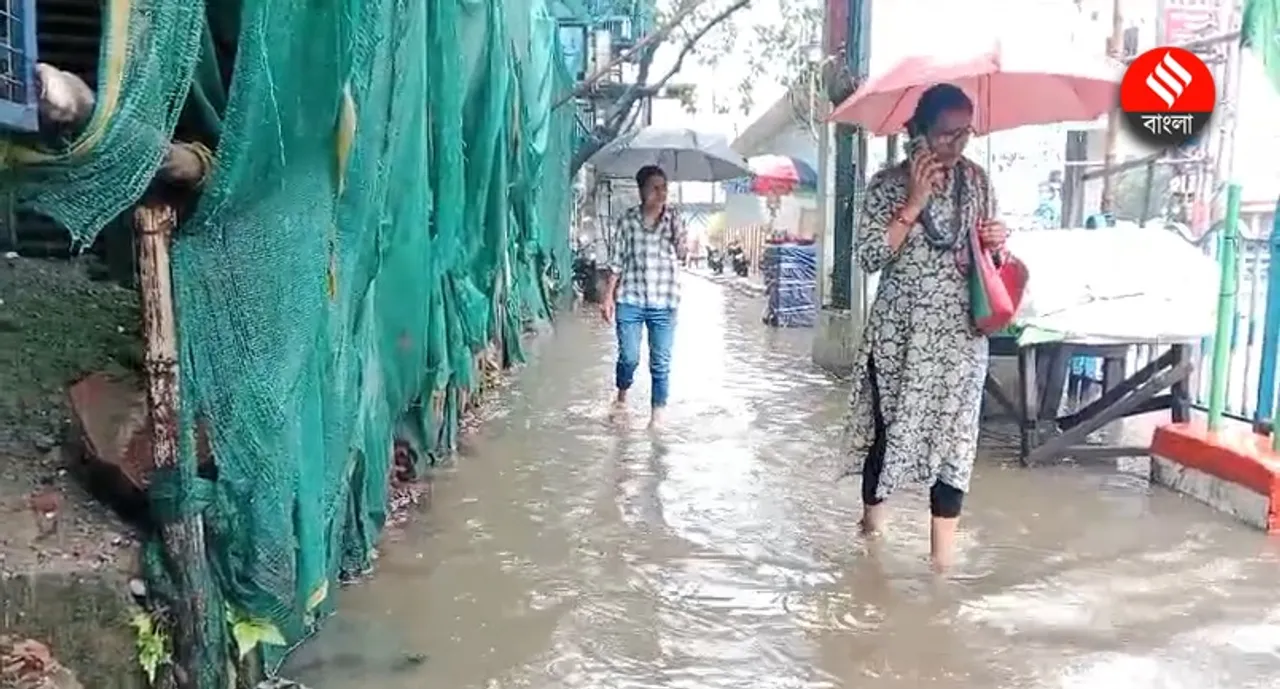 Kolkata Cyclone Dana Effect: ঘূর্ণিঝড় দানার দাপটে ব্যাপক বৃষ্টি কলকাতায়, জলমগ্ন শহর