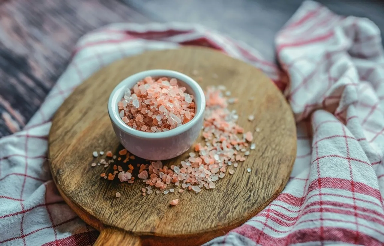 Health Impacts of Salt Deficiency: একমাস টানা নুন না খেলে কী হতে পারে শরীরে?