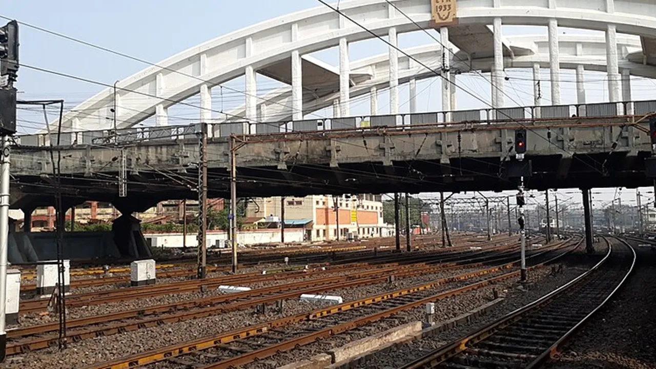 eastern railways decision to demolish Chandmari rail overbridge at Howrah station: হাওড়া স্টেশনে চাঁদমারি ব্রিজ ভেঙে ফেলার সিদ্ধান্ত