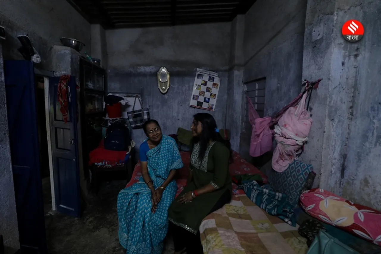 Female Dom: বারুইপুরের পঞ্চায়েত এলাকা পুরন্দরপুর মহাশ্মশানের দায়িত্ব সামলে আসছেন টুম্পা দাস