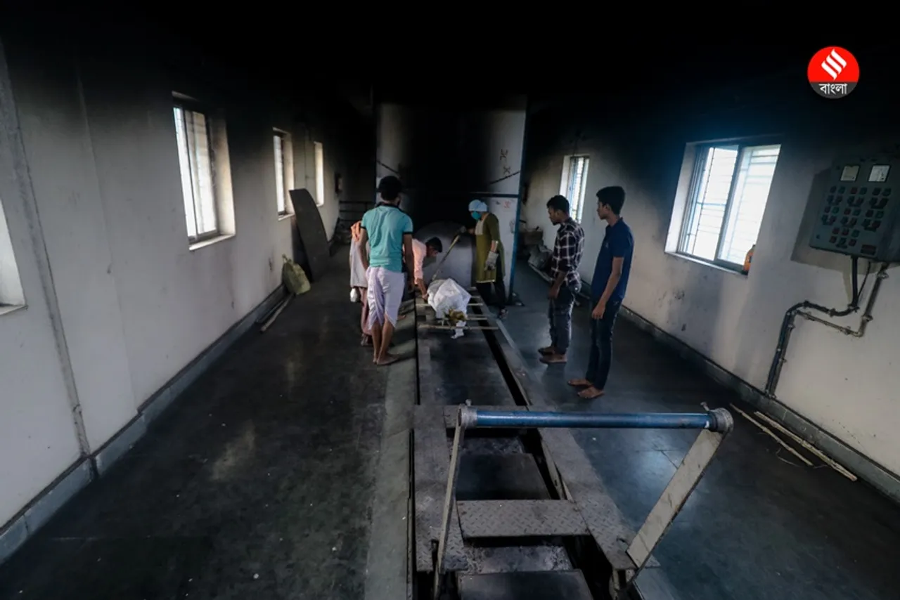 বারুইপুরের পঞ্চায়েত এলাকা পুরন্দরপুর মহাশ্মশানের দায়িত্ব সামলে আসছেন টুম্পা দাস