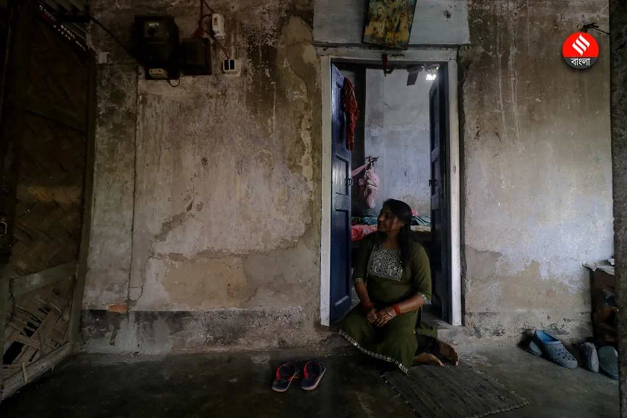 Female Dom: বারুইপুরের পঞ্চায়েত এলাকা পুরন্দরপুর মহাশ্মশানের দায়িত্ব সামলে আসছেন টুম্পা দাস