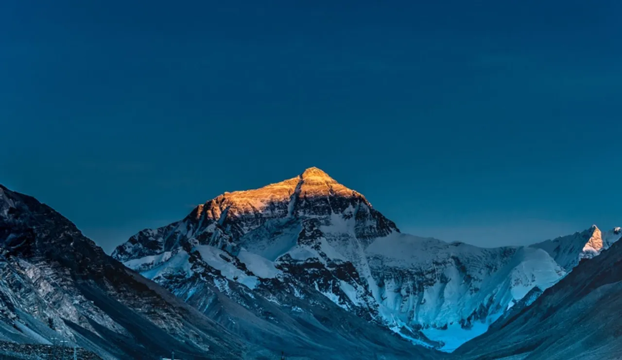 mount everest pic
