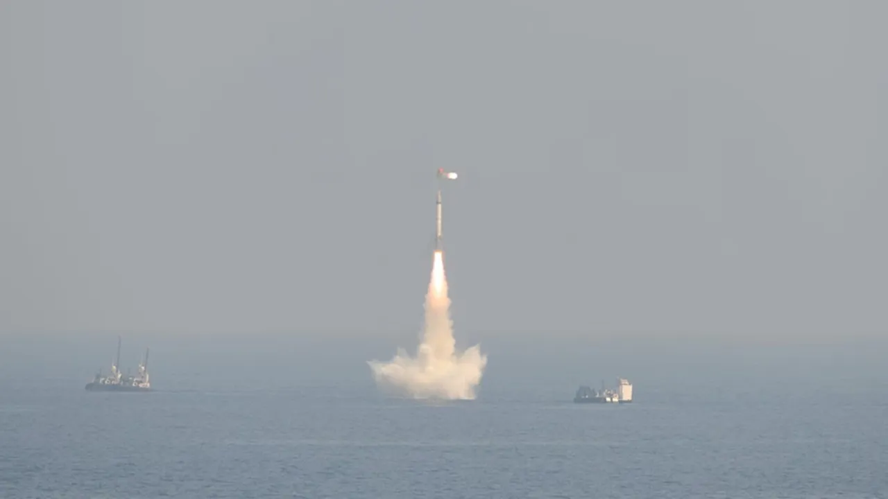 K4 Missile Test: এই ক্ষেপণাস্ত্রটি সাড়ে ৩ হাজার কিমি দূরের লক্ষ্যবস্তুতে আঘাত হানতে সক্ষম