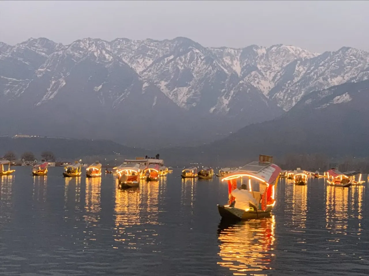 shikara ride dal lake kashmir
