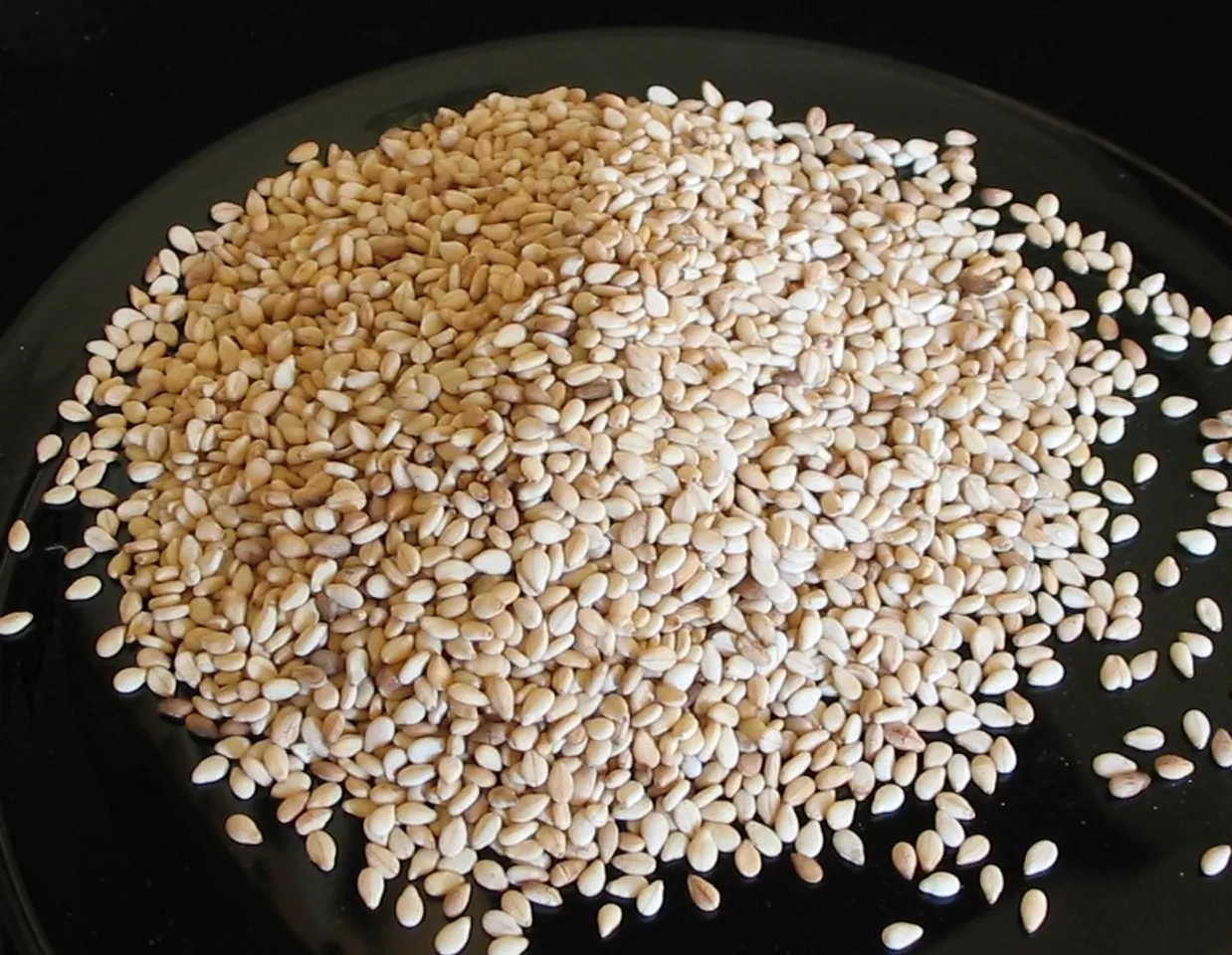 Sesame Seeds: তিলের স্বাস্থ্য উপকারিতা জানুন