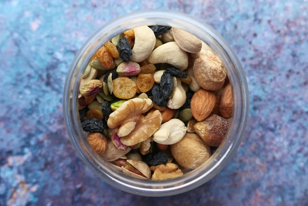 Dry Fruits to Avoid Daily: কিছু ড্রাই ফ্রুটস আছে যা প্রতিদিন এড়িয়ে চলা উচিত