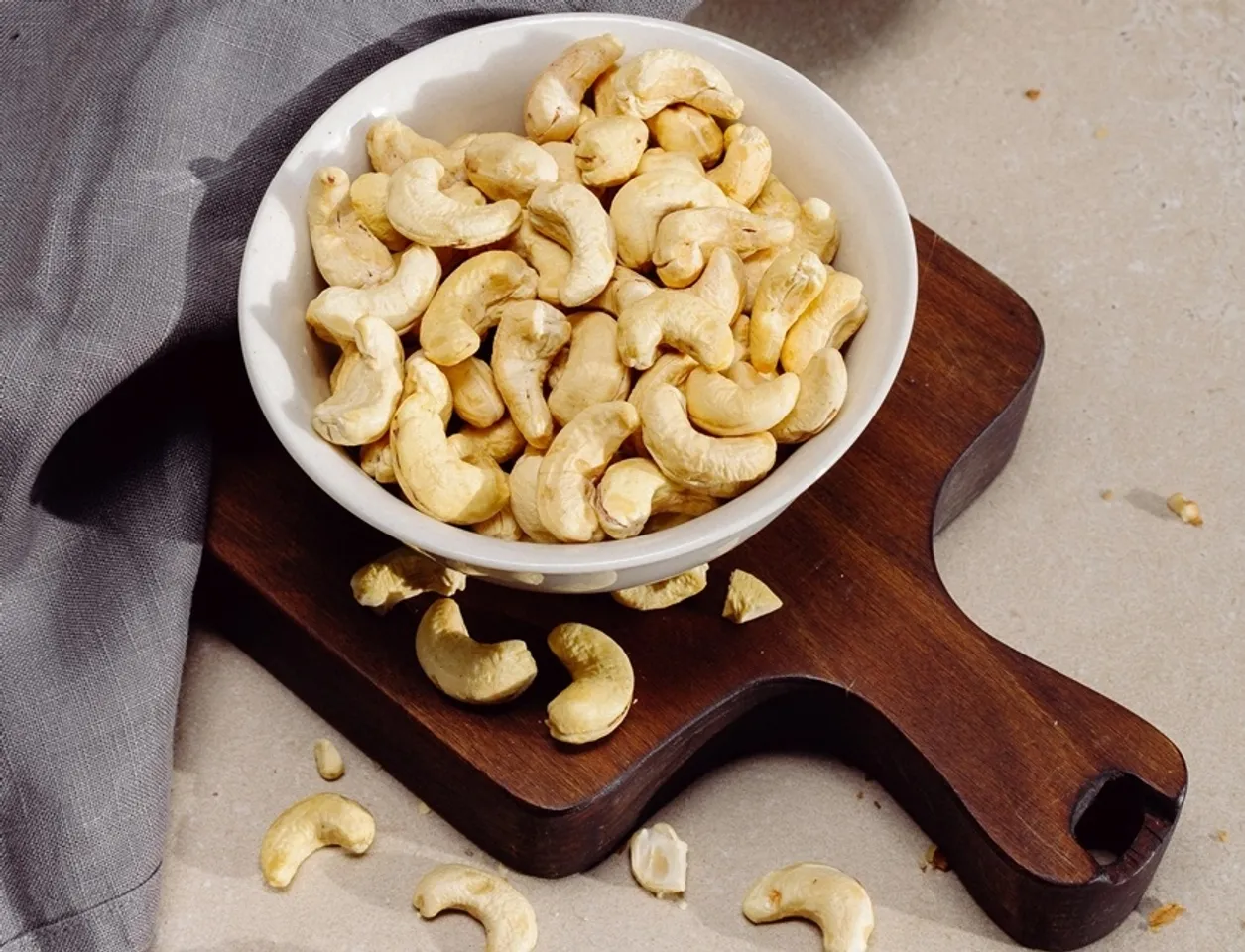 Dry Fruits to Avoid Daily: কিছু ড্রাই ফ্রুটস আছে যা প্রতিদিন এড়িয়ে চলা উচিত