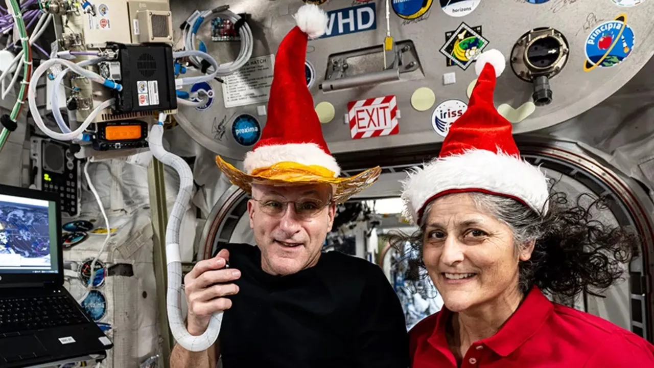 controversy over sunita williams santa hat