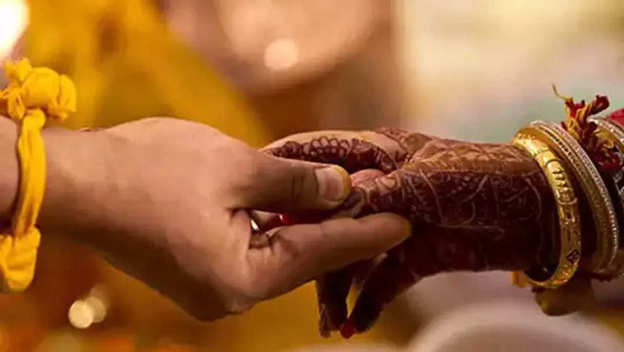 Zodiac Signs get Married in New Year 2025: 