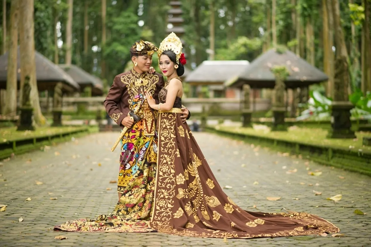 Unusual Marriage Traditions: ইন্দোনেশিয়ায় বিবাহিত দম্পতিদের জন্য আজব রীতি