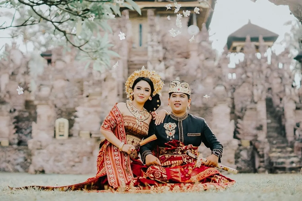 Unusual Marriage Traditions: ইন্দোনেশিয়ায় বিবাহিত দম্পতিদের জন্য আজব রীতি