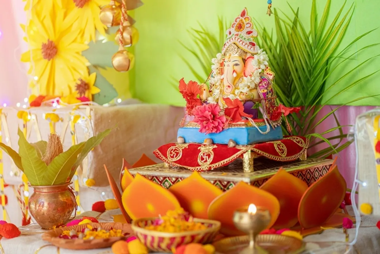 divine signs according to premanand ji maharaj: প্রেমানন্দ মহারাজ, রাধা রানির একজন প্রবল ভক্ত