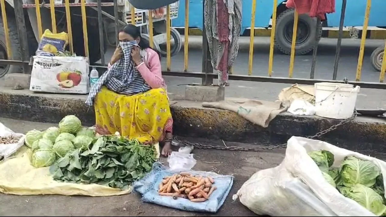 Malda News,Husband chained his wife,west bengal news, স্ত্রীকে শিকলে বেঁধেছেন স্বামী, মালদার খবর