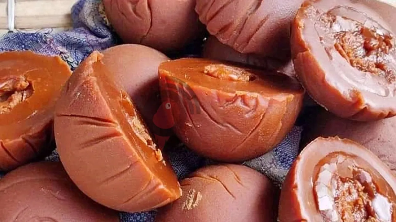 Jaggery Health Benefits: গুড় শরীরে এনার্জির অভাব হতে দেয় না