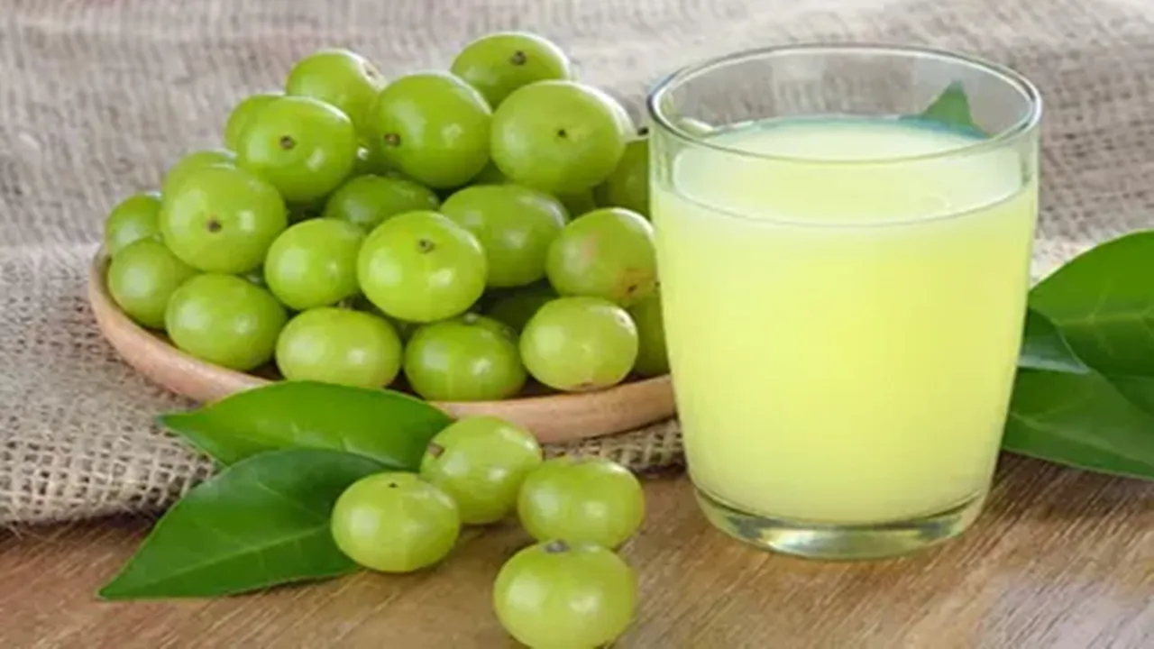 Amla Juice side effects: জ বেশি পরিমাণে আমলকি খেলে স্বাস্থ্যের অবনতি হতে বাধ্য