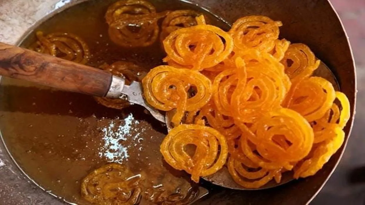 Jalebi Origin History: জিলিপিকে ভারতের জাতীয় মিষ্টি হিসাবে বিবেচনা করা হয়