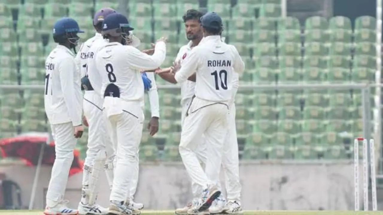 Jalaj Saxena: জলজ সাক্সেনা 