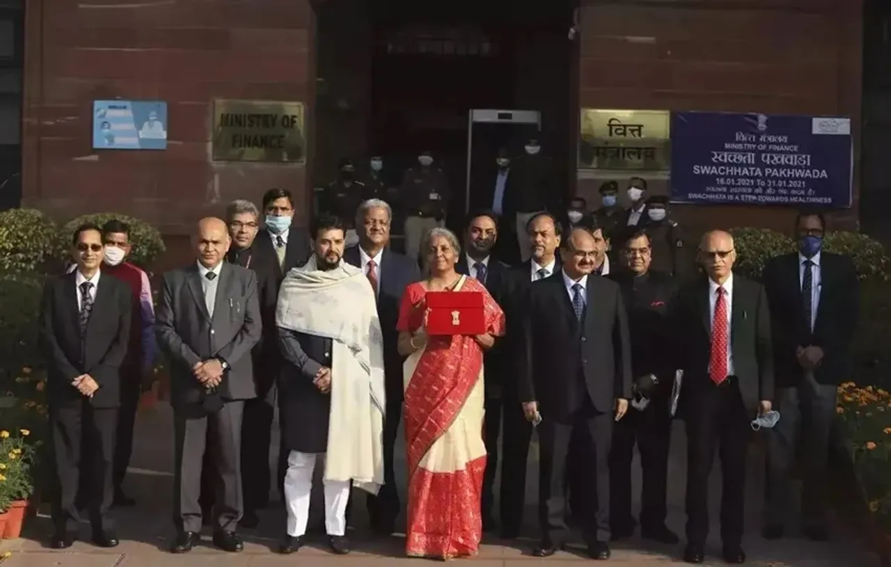 Nirmala Sitharaman traditional wear for Union Budget 2025: নির্মলা সীতারামন প্রতি বছরের মতো এবারও তিনি তাঁর বাজেট দিবসের জন্য একটি বিশেষ শাড়ি বেছে নিয়েছেন
