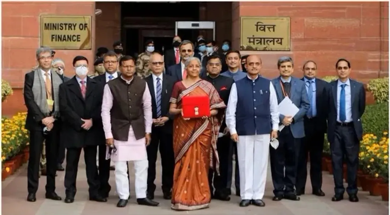 Nirmala Sitharaman traditional wear for Union Budget 2025: নির্মলা সীতারামন প্রতি বছরের মতো এবারও তিনি তাঁর বাজেট দিবসের জন্য একটি বিশেষ শাড়ি বেছে নিয়েছেন