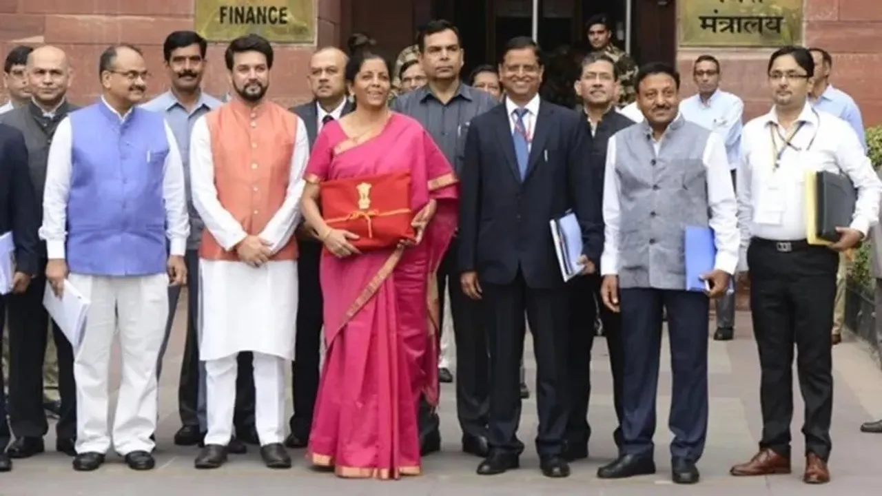 Nirmala Sitharaman traditional wear for Union Budget 2025: নির্মলা সীতারামন প্রতি বছরের মতো এবারও তিনি তাঁর বাজেট দিবসের জন্য একটি বিশেষ শাড়ি বেছে নিয়েছেন