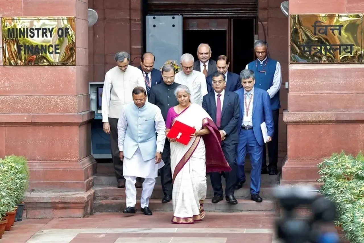 Nirmala Sitharaman traditional wear for Union Budget 2025: নির্মলা সীতারামন প্রতি বছরের মতো এবারও তিনি তাঁর বাজেট দিবসের জন্য একটি বিশেষ শাড়ি বেছে নিয়েছেন