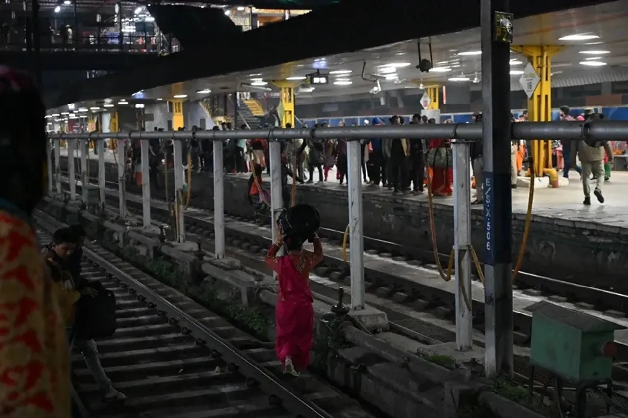 New Delhi Station Stampede: রেলের চরম গাফিলতিতে নয়াদিল্লি স্টেশনে ১৮ জনের পদপিষ্টে মৃত্যু
