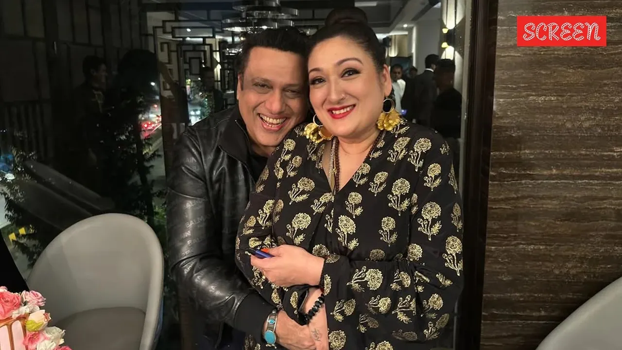 ডিভোর্স গুঞ্জন উড়িয়ে গোবিন্দার ঠোঁটে ঠোঁট সুনীতার 