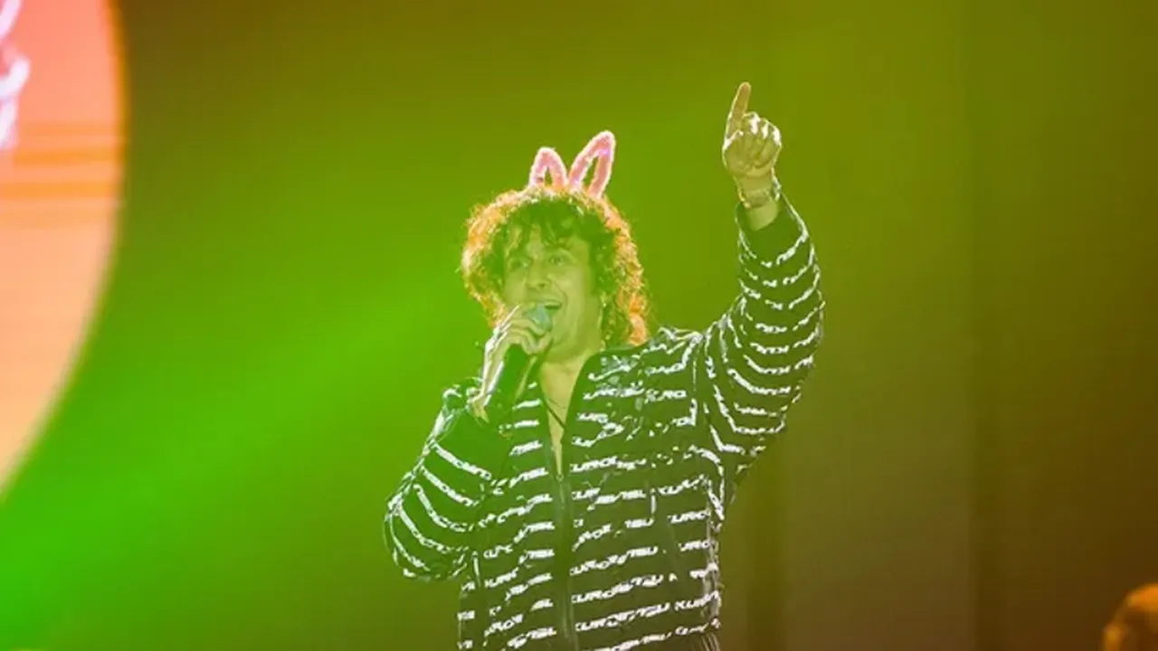 sonu nigam- delhi unuversity 