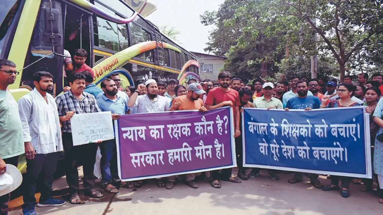 Jobless SSC Candidate Protest At Delhi Jantar Mantar
