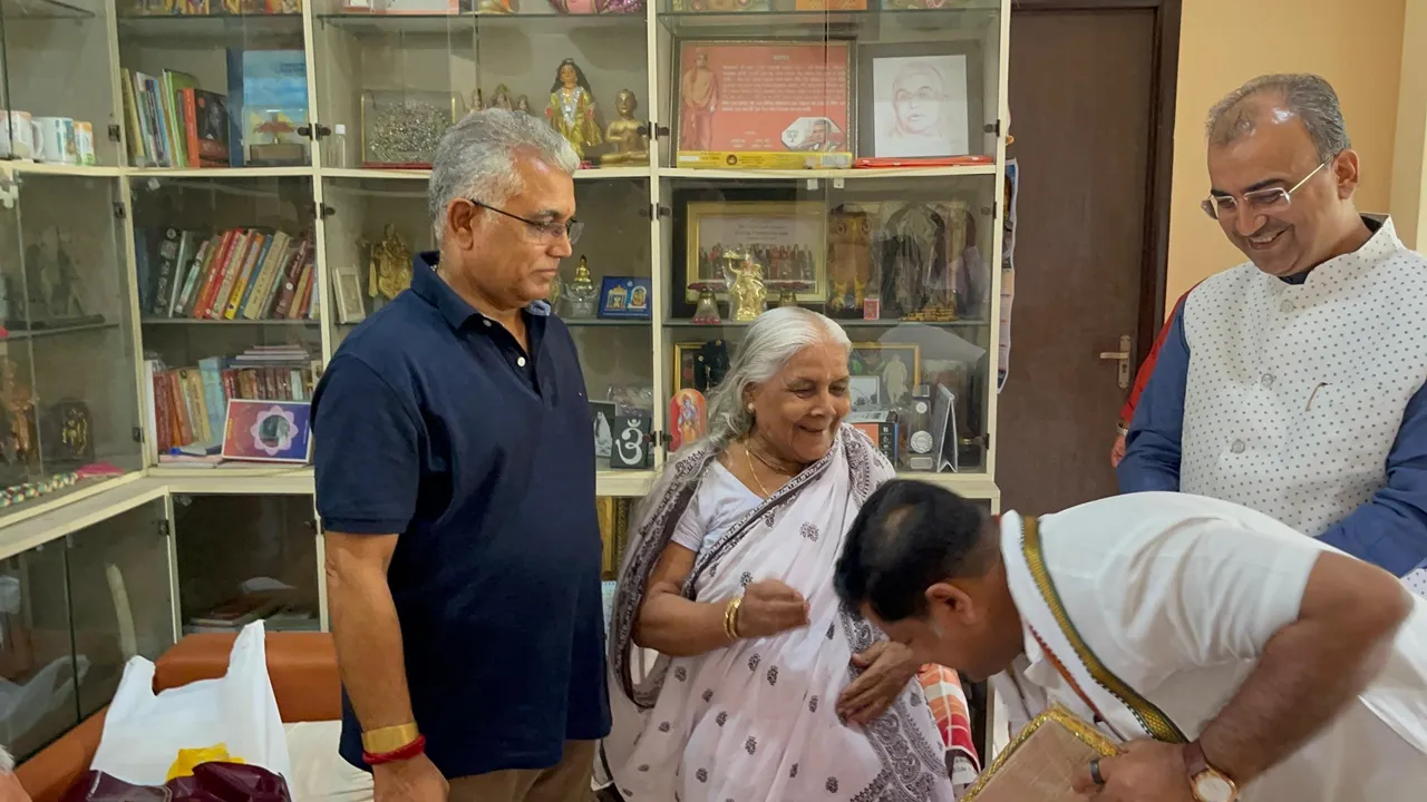 Kalyan Banerjee congratulates Dilip Ghosh on his wedding,দিলীপ ঘোষের বিয়ে