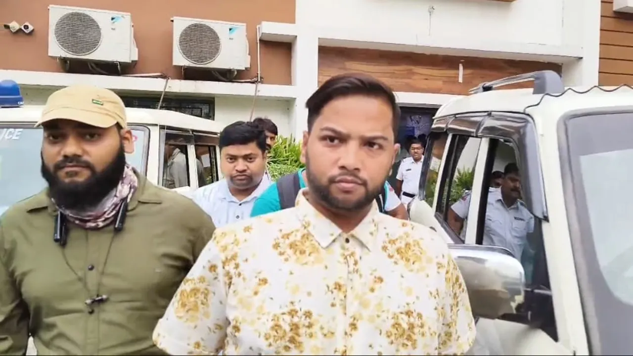 Cyber Crime One arrested for selling car for rent through online advertisement,সাইবার অপরাধ, গাড়ি ভাড়ার নামে নিয়ে বিক্রির অভিযোগ