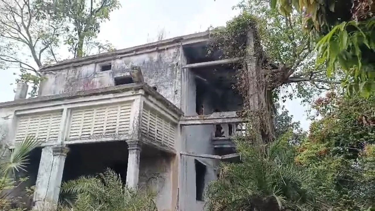 many stories surrounding the house of the Nilkar Sahab in Rangamatia Malda,মালদহের খবর,নীলকর সাহেবদের বাড়ি রাঙামাটিয়া
