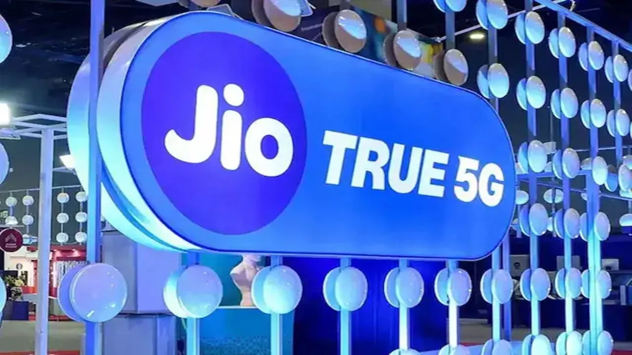 mukesh ambani 2025 plan get free 500gb data 