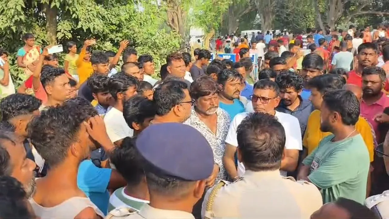 A youth was killed in a brutal gang attack in Malda's Sikanderpur