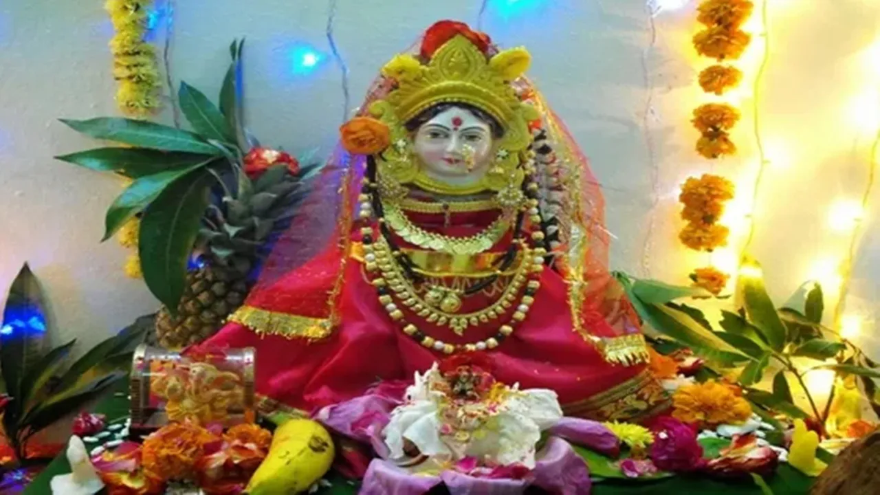 Lakshmi Puja: লক্ষ্মী পূজা।