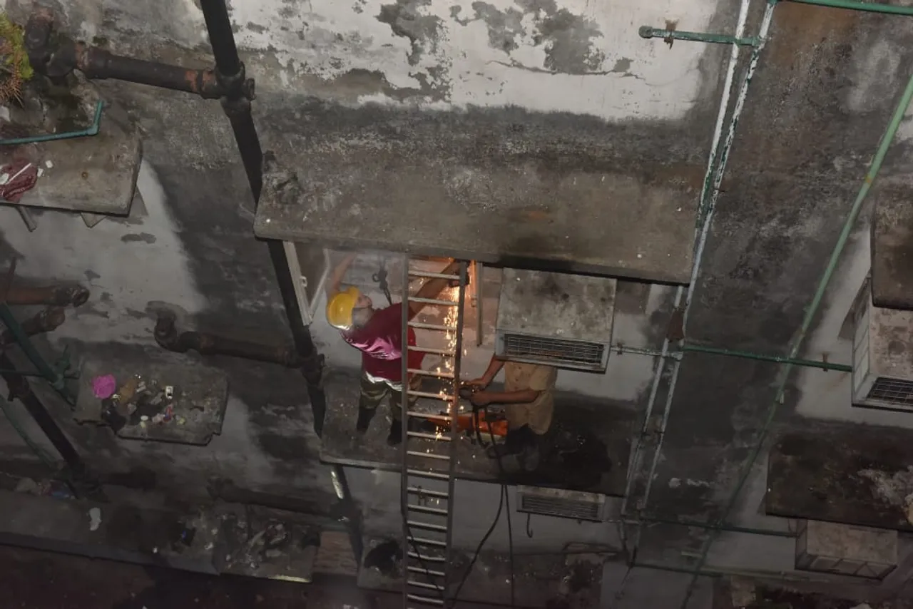 Kolkata hotel fire, Kolkata fire tragedy, Mechhua Fruit Market fire,fire,Kolkata fire death toll,Barabazar Fire, ঋতুরাজ হোটেল দুর্ঘটনা,বড়বাজারে মৃতদের তালিকা,মেছুয়া ফলপট্টি অগ্নিকাণ্ড,Victims of Kolkata fire,কলকাতার হোটেলে আগুন, বড়বাজারে হোটেলে আগুন