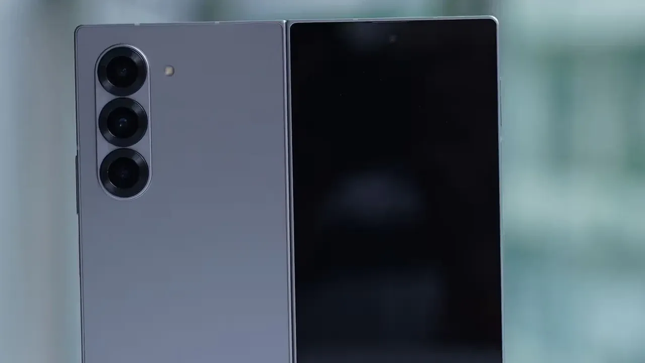 Samsung Foldable Phone: স্মার্টফোনে বিরাট ছাড়।