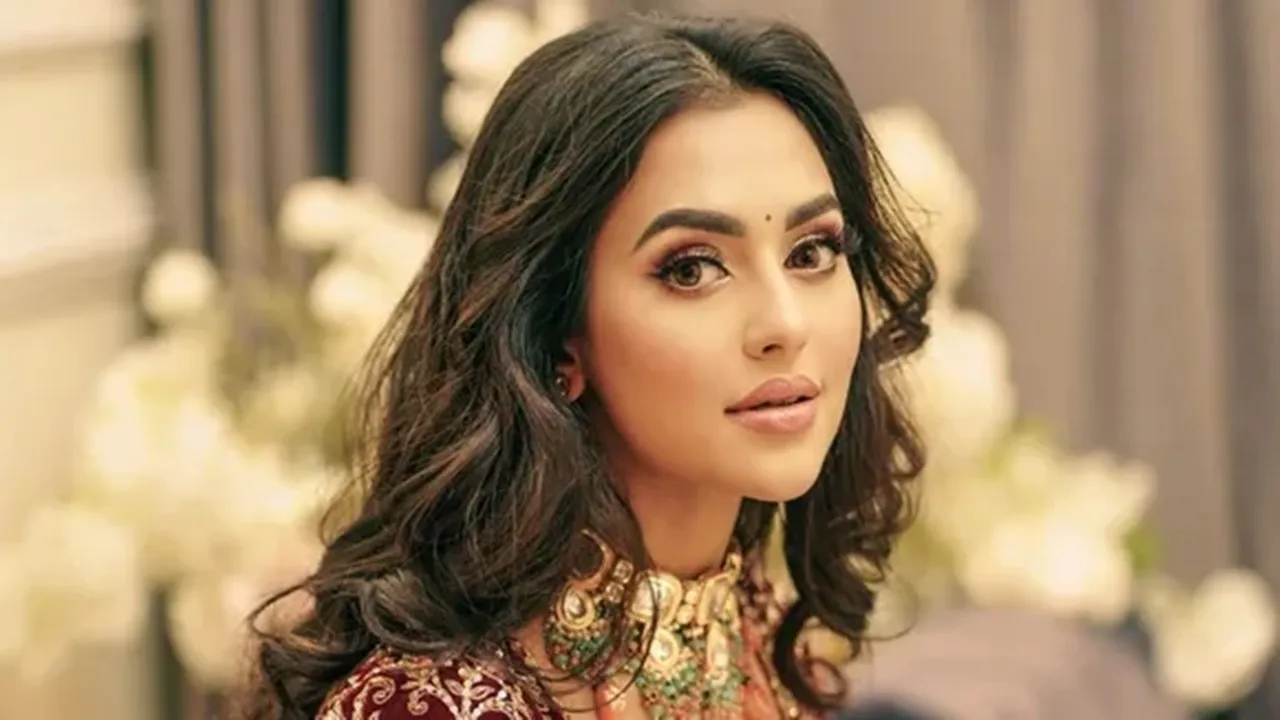 বিমানবন্দর থেকে গ্রেফতার নুসরত