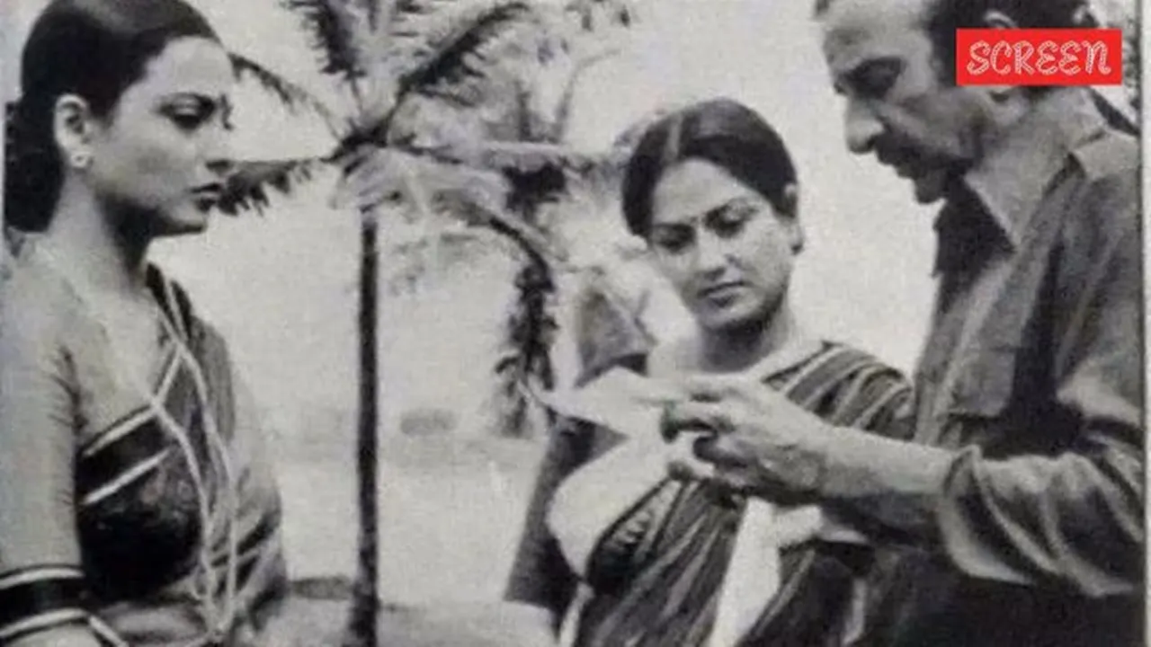 কিংবদন্তী রেখাকে প্রকাশ্যে হিংসুটে তকমা মৌসুমীর