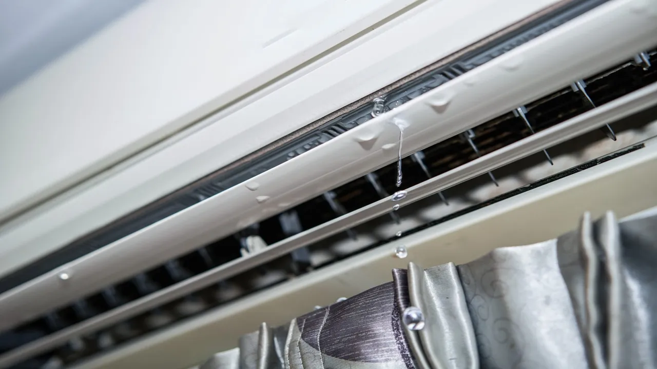 AC water leakage:এসি সার্ভিসিং গাইড