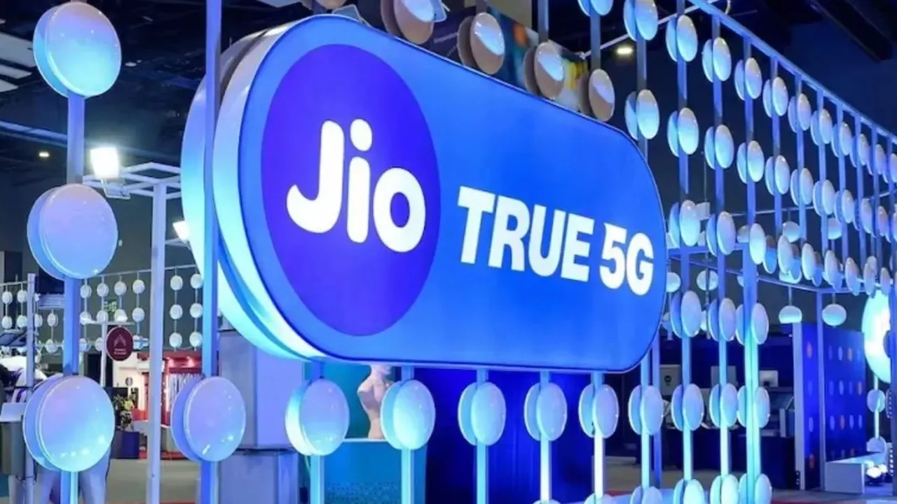 Reliance's plan: স্টারলিংকে টেক্কা দিতে আসরে জিও। 