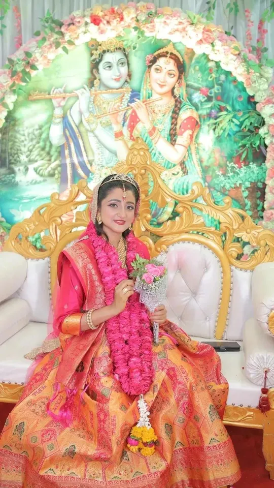 বৃন্দাবনে বাড়ির স্বপ্ন  বিয়ের পর মুম্বই হবে পাকাপাকি ঠিকানা। তবে বৃন্দাবনে নিজের একটা বাড়ি বানাবেন বিনীতা। আর সেই স্বপ্ন ঈশ্বরই পূরণ করবে বলে আশাবাদী অভিনেত্রী। 