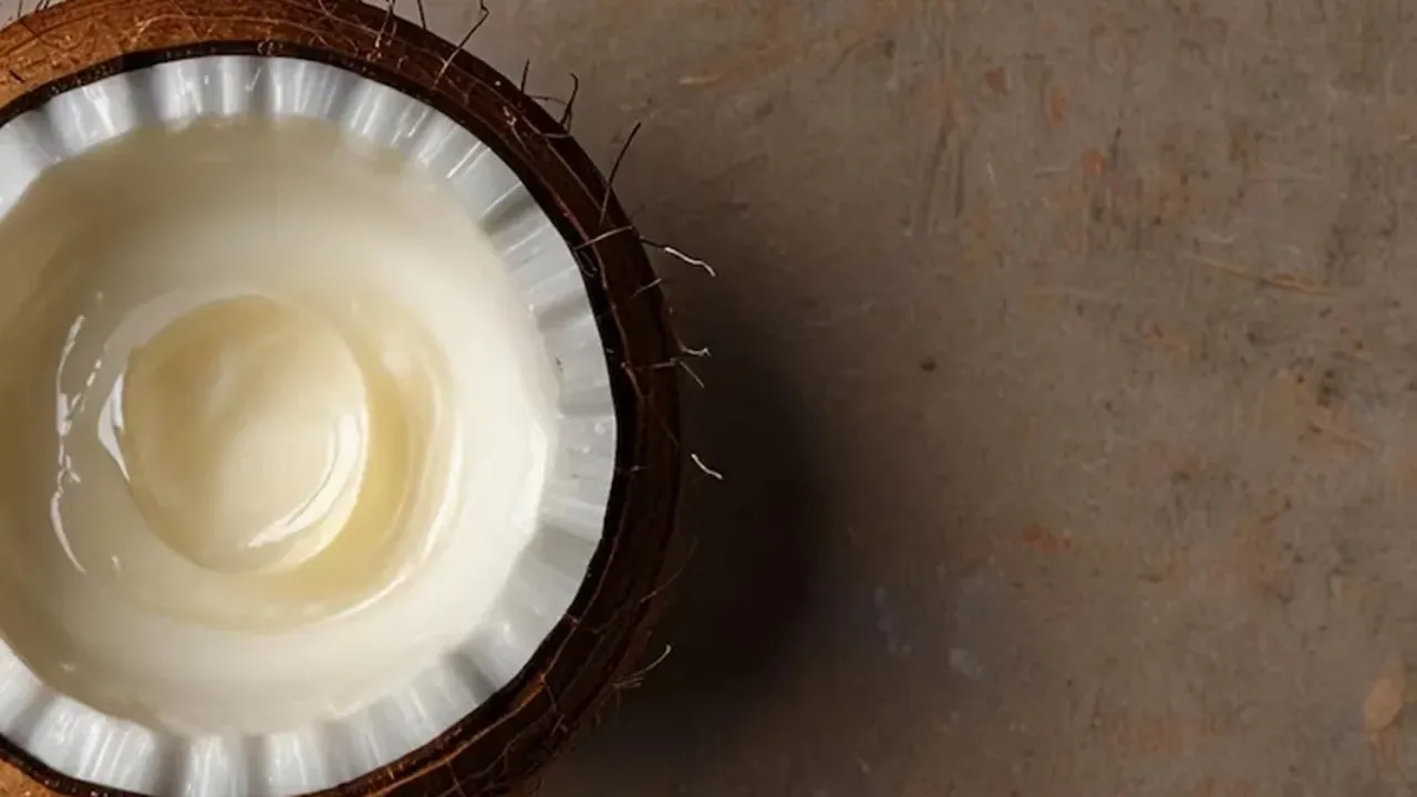 Hair Dye: অল্প বয়সেই চুল পাকছে অনেকের